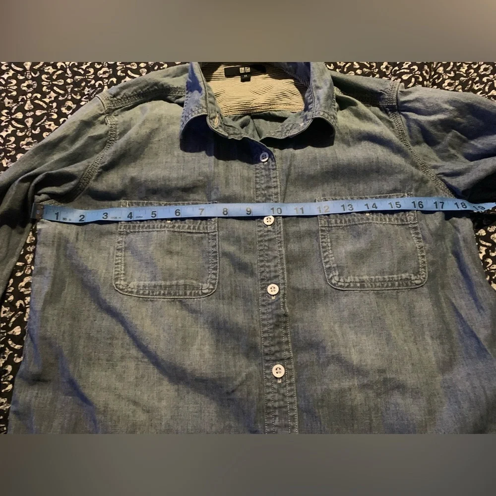 NWOT Uniqlo XS denim button down shirt with stripe print inside cuffs and back - Picture 5 of 6
